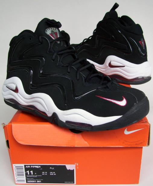 nike flat shoes black