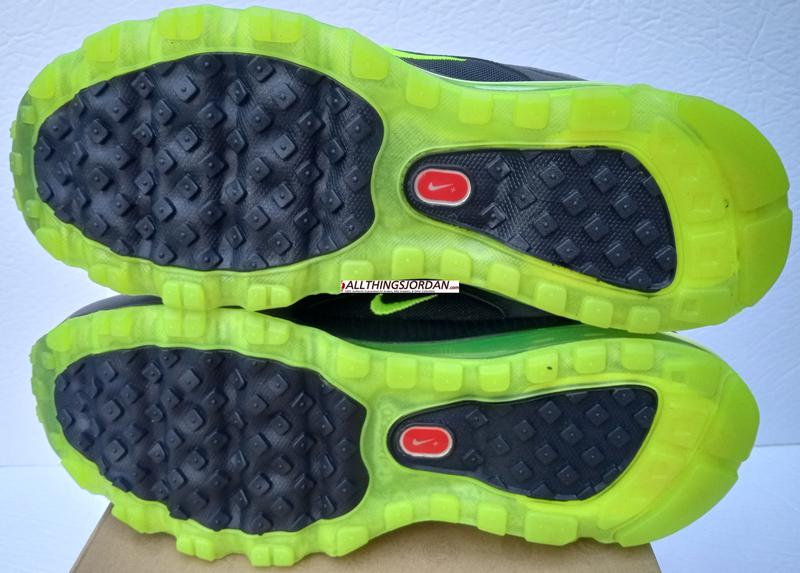 Air Max 24-7 (Neon 95) (Ntrl Grey/Volt-Mdm Gry-Clr Gry) 397252 002 Size US 10.5M